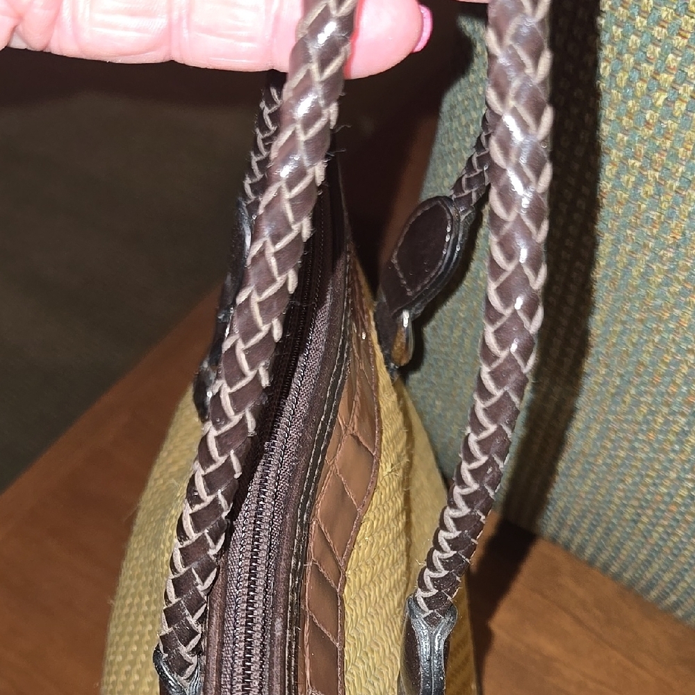 Vintage Elegant Tan and Brown Women's Handbag by Marlo Handbag and Accessories. - Picture 4 of 11